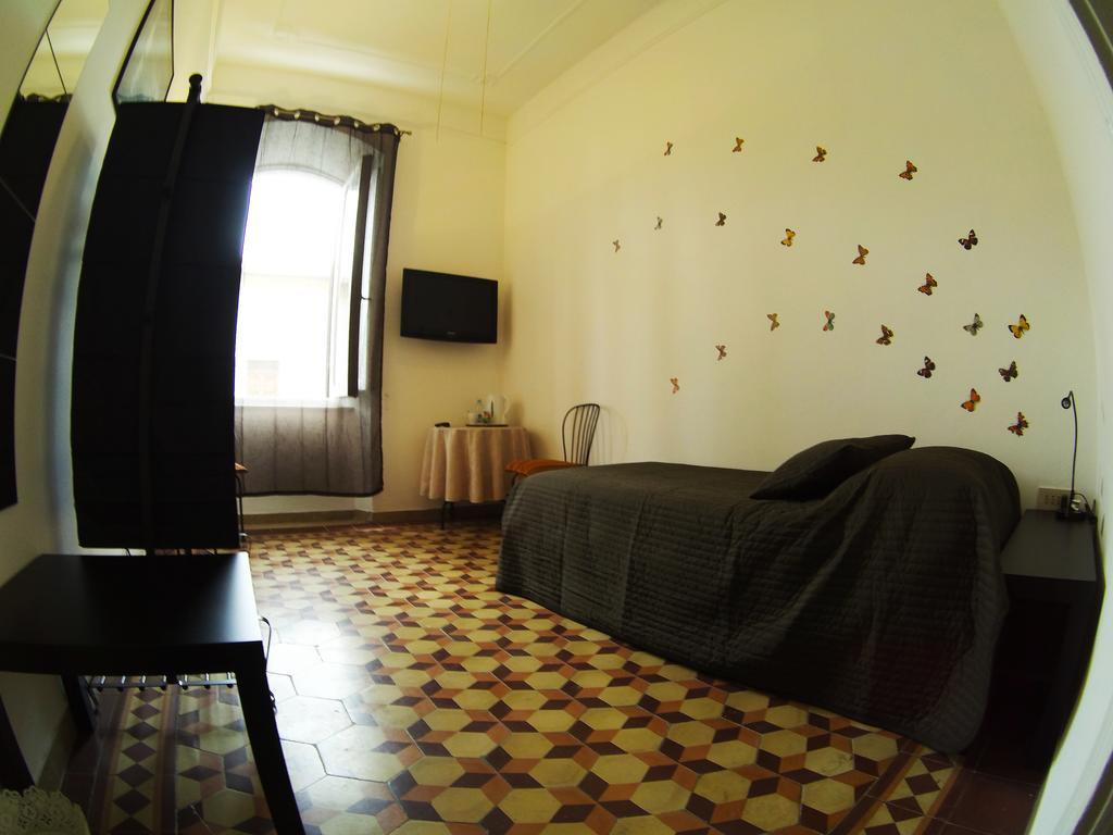 Arena Alfieri Bed and Breakfast Livorno Habitación foto